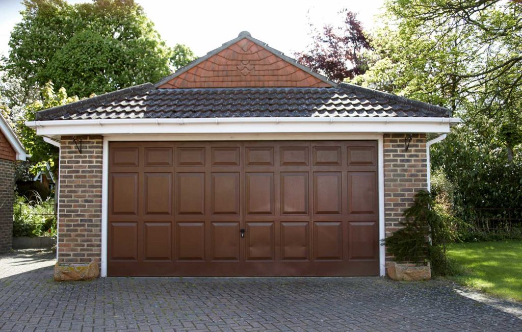 does homeowners insurance cover detached garage